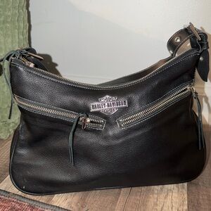 Harley-Davidson Black Pebbled Leather Crossbody Shoulder Bag with Silver Zippers